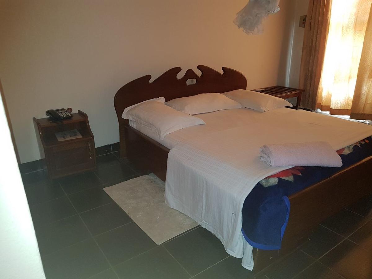 Отель Centre D' Accueil Joli Reve Kisangani Экстерьер фото